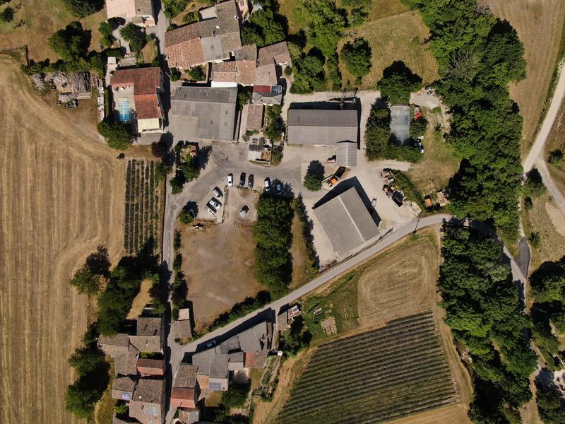 Visite guidée d’une distillerie d’huile essentielle dans la Drôme