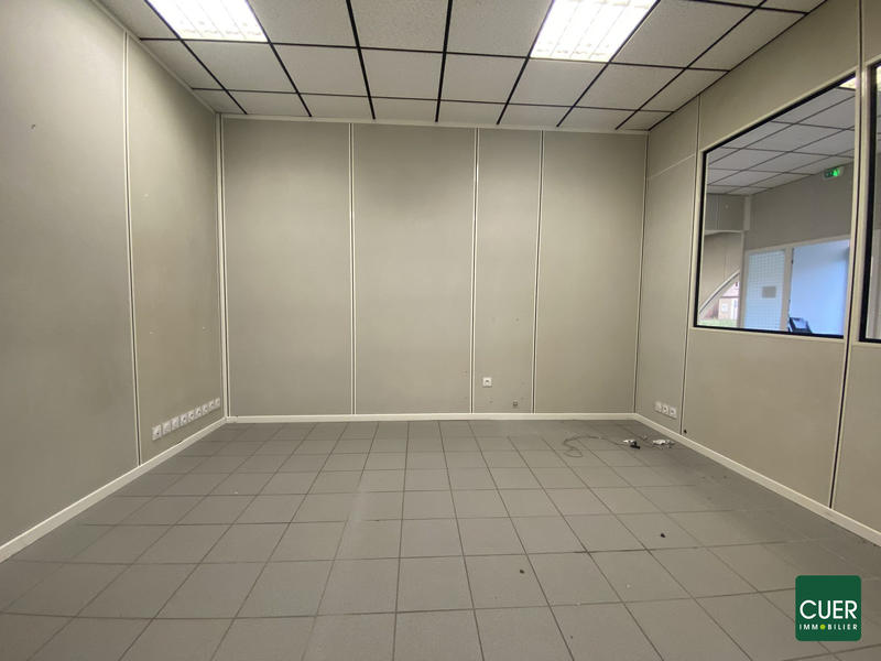 Local commercial - 248 m² - 5 pièces