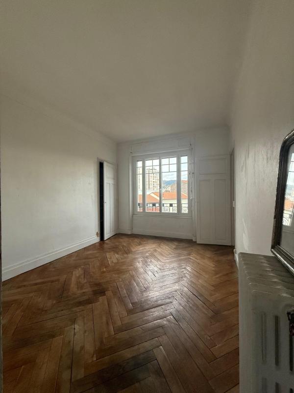 Appartement - 103 m² - 5 pièces