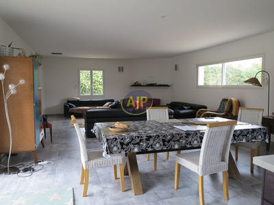 Maison - 191 m² - 5 pièces