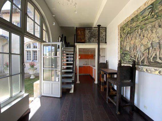 Maison - 470 m² - 19 pièces