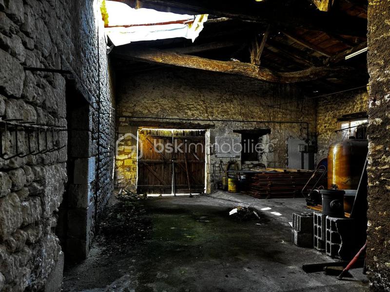 Maison - 224 m² - 1 pièce