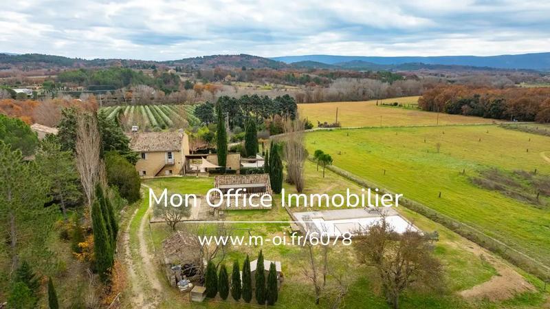 Maison - 255 m² - 10 pièces