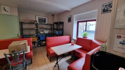 Magasins - 81 m² - 1 pièce