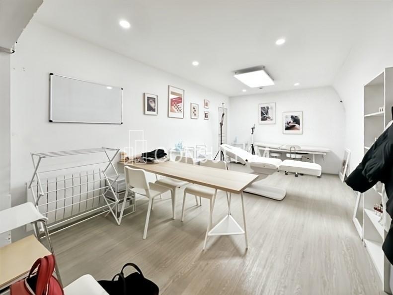 Local commercial - 148 m²