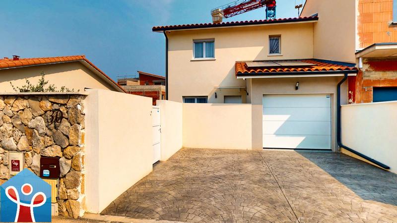 Maison - 88 m² - 4 pièces