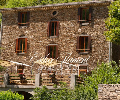 Maison - 337 m² - 9 pièces