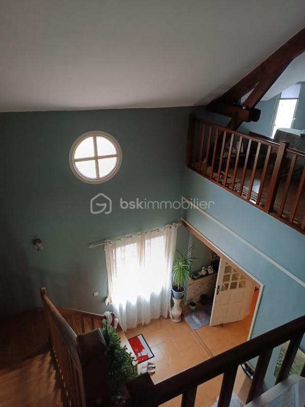 Demeure - 240 m² - 8 pièces