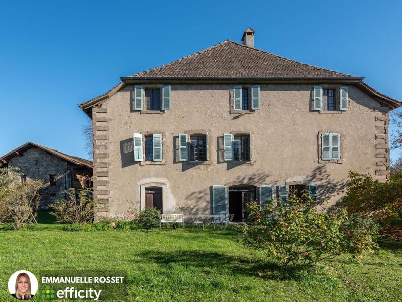 Château - 1 131 m² - 22 pièces