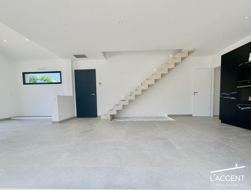 Maison - 100 m² - 4 pièces