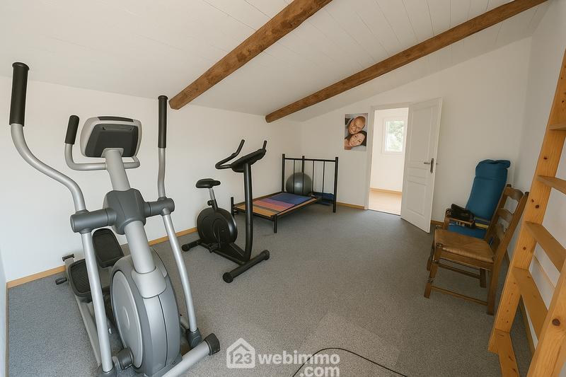 Maison - 245 m² - 9 pièces