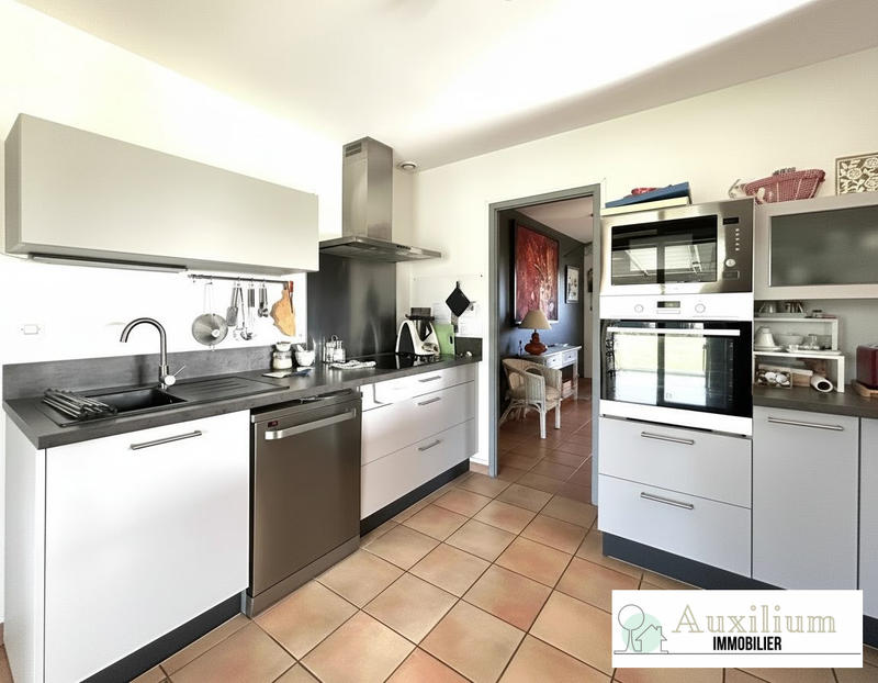 Maison - 146 m² - 6 pièces