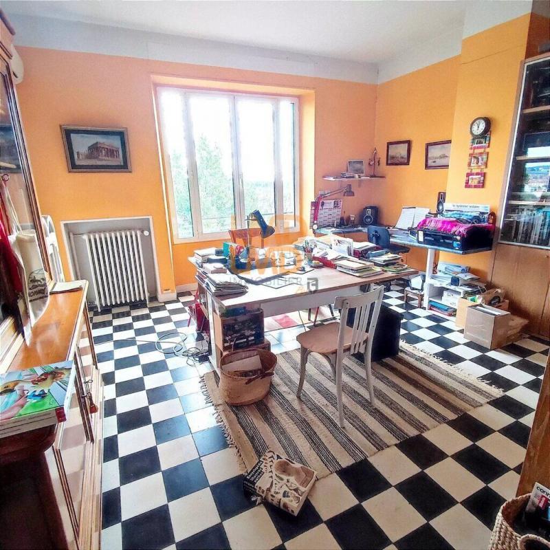 Maison - 188 m² - 8 pièces