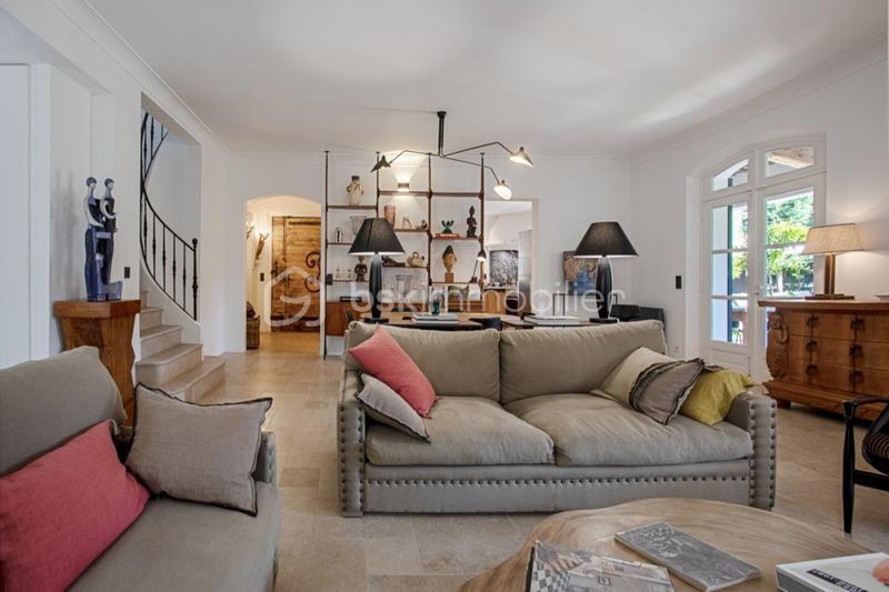 Villa - 210 m² - 5 pièces