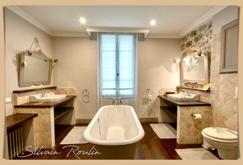 Maison - 320 m² - 8 pièces