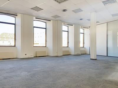 Local d'activités - 266 m² - 9 pièces