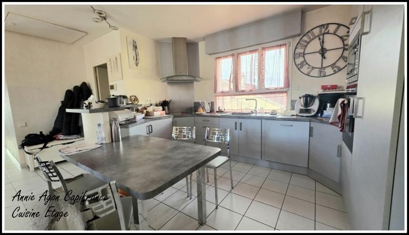 Maison - 15 m² - 8 pièces