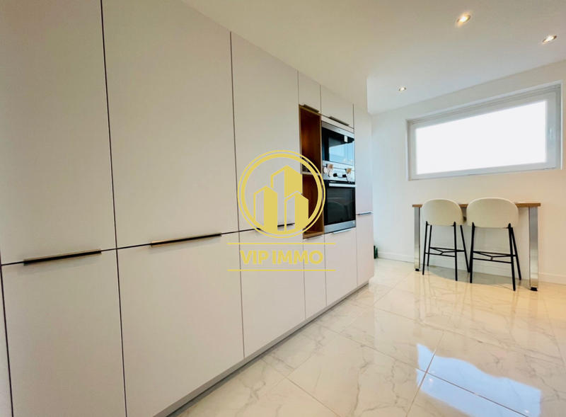 Appartement - 105 m² - 4 pièces