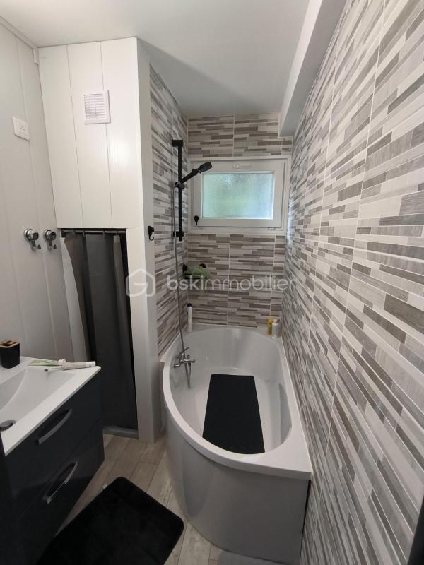 Maison - 240 m² - 10 pièces