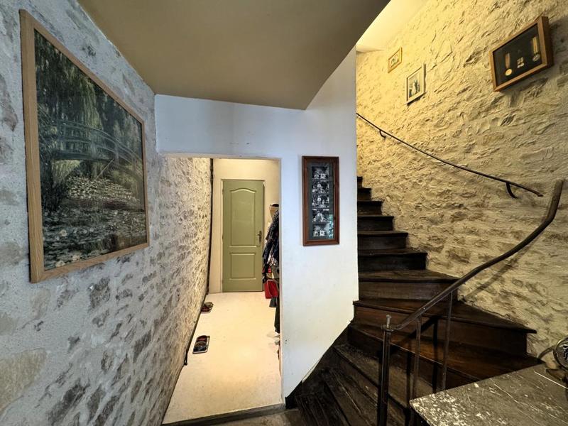 Maison - 410 m² - 16 pièces