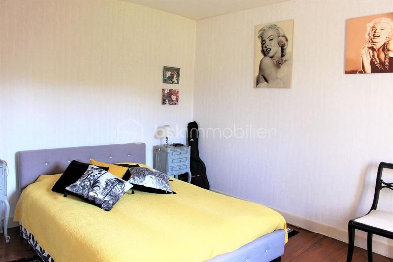 Maison - 168 m² - 8 pièces