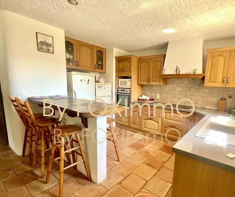 Maison - 210 m² - 6 pièces