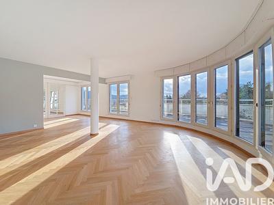 Appartement - 143 m² - 5 pièces