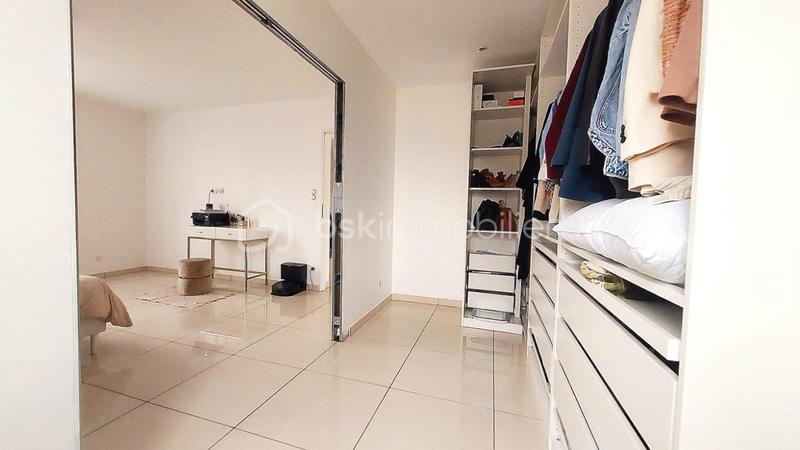 Maison - 219 m² - 6 pièces