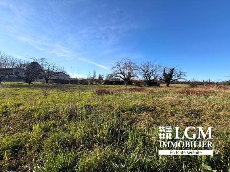 Terrain constructible - 834 m²