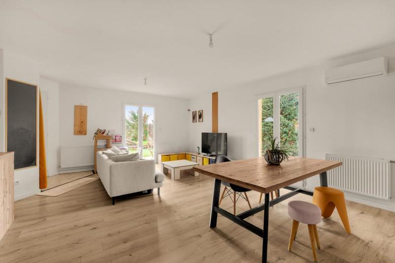 Maison - 105 m² - 4 pièces