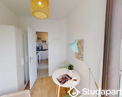 Chambre - 80 m² - 1 pièce