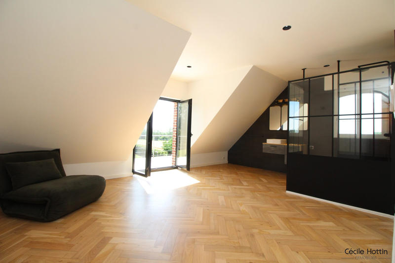 Maison - 240 m² - 8 pièces