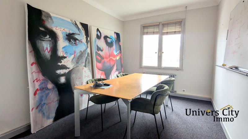 Maison - 284 m² - 11 pièces