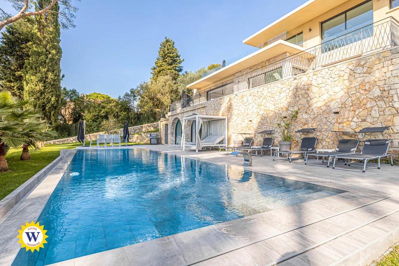 Villa - 372 m² - 8 pièces