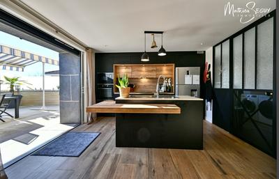 Maison - 284 m² - 10 pièces