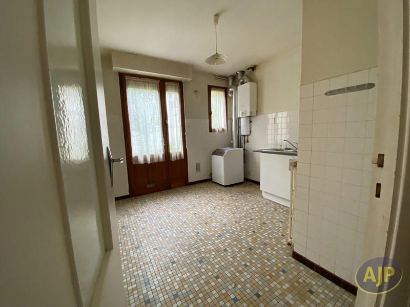 Maison - 246 m² - 5 pièces