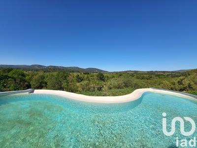 Maison - 240 m² - 6 pièces