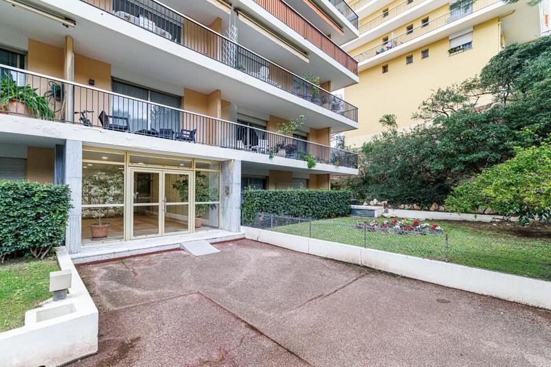 Studio - 24 m² - 1 pièce