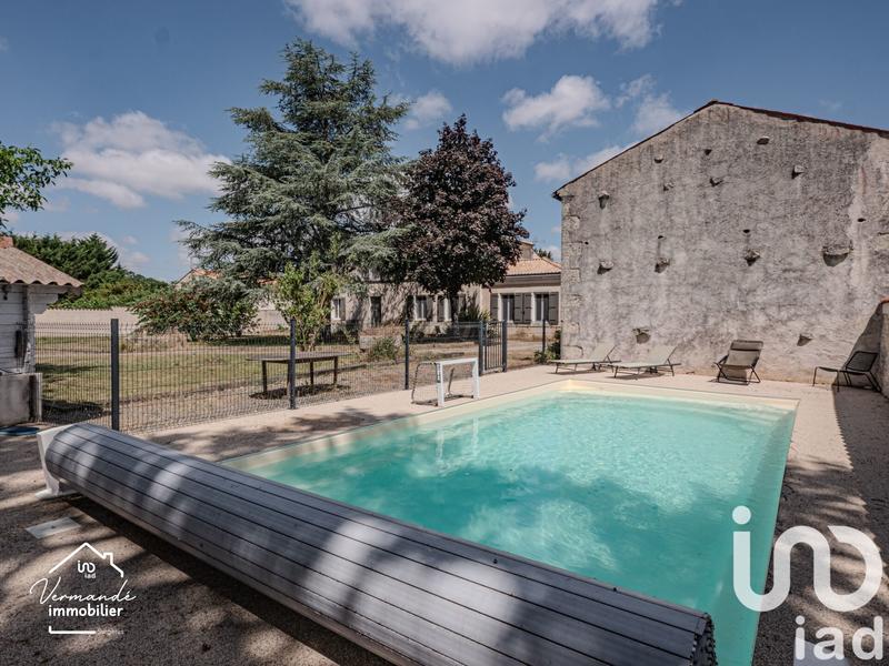 Maison - 225 m² - 6 pièces