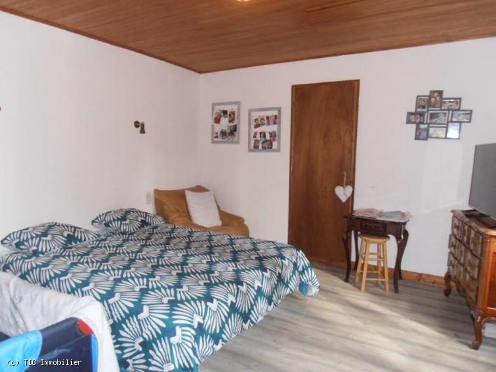 Propriété - 220 m² - 10 pièces