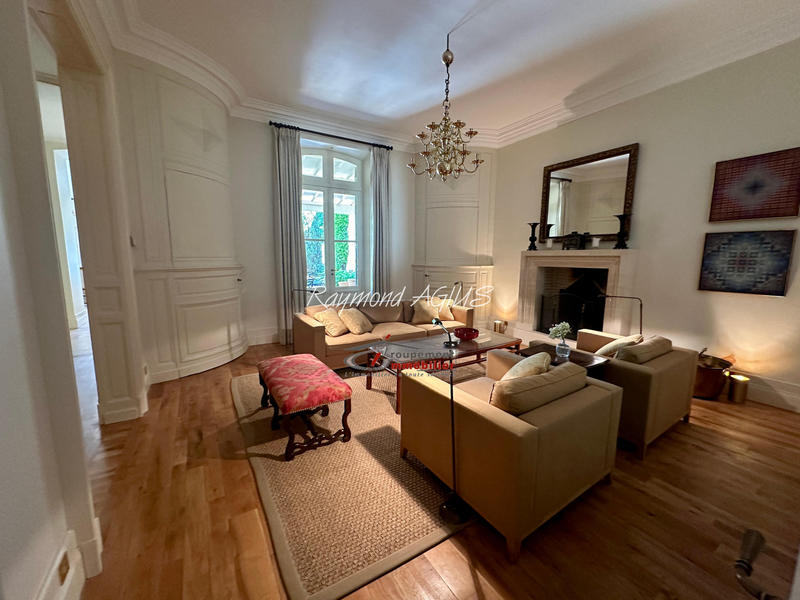 Maison de village - 430 m² - 12 pièces