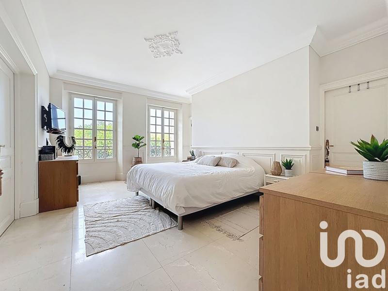 Maison - 283 m² - 9 pièces