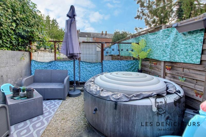 Maison - 84 m² - 8 pièces