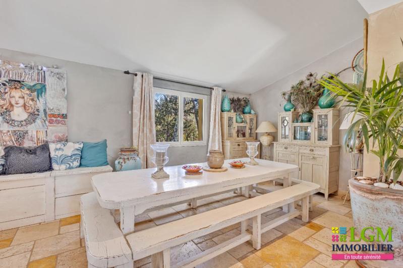 Villa - 250 m² - 9 pièces