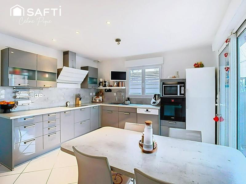 Maison - 162 m² - 8 pièces