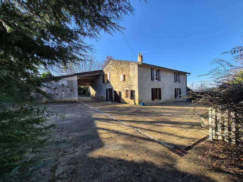 Maison - 261 m² - 7 pièces