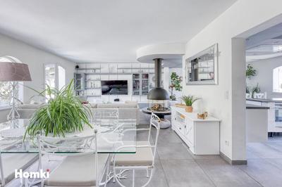 Maison - 207 m² - 6 pièces