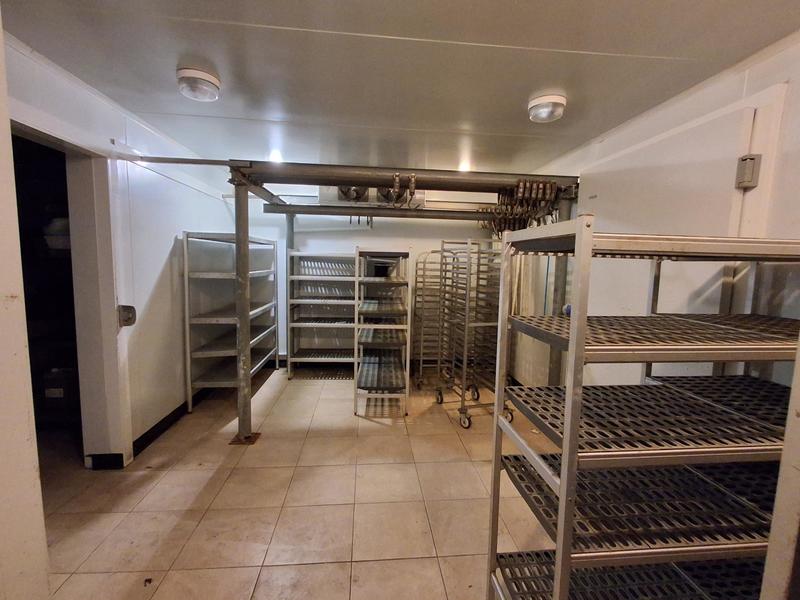 Local commercial - 120 m² - 4 pièces