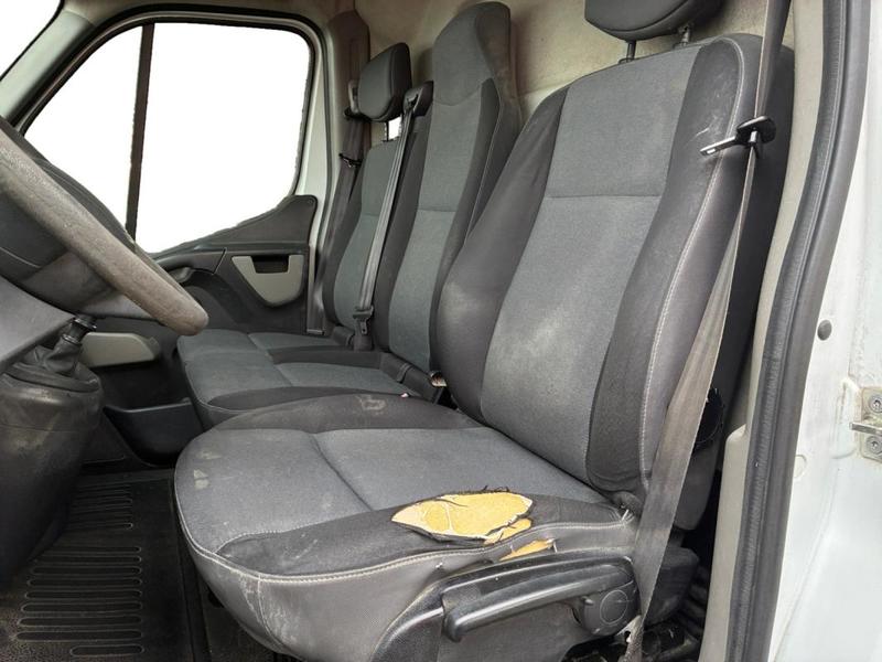 Renault Master Fourgon Fgn L2h2 3.3t 2.3 dCi 110 Grand Confort