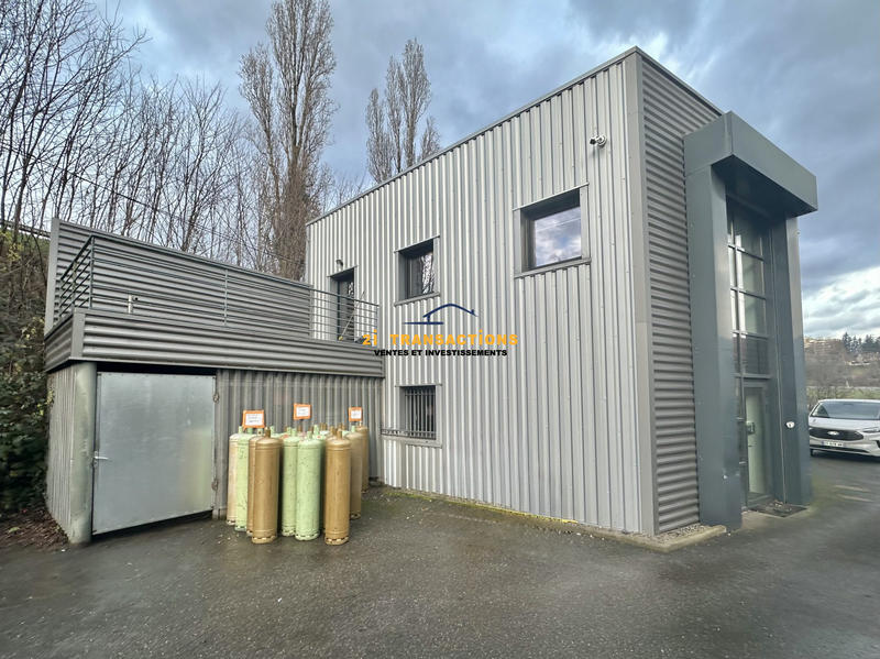 Local d'activités - 267 m²